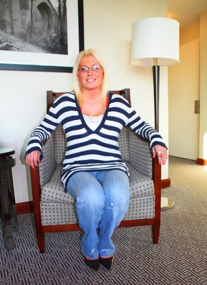 Busty Milfs in Jeans Pics